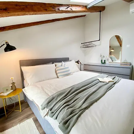 Parentium Loft Center Square Apartmán