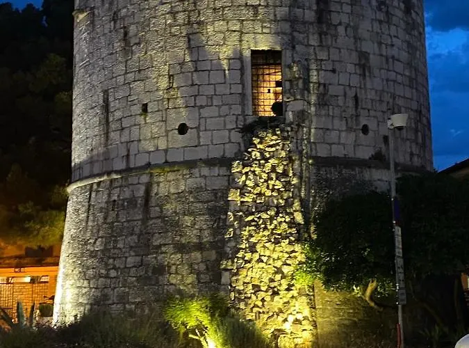 Parentium Loft Center Square Апартаменти *