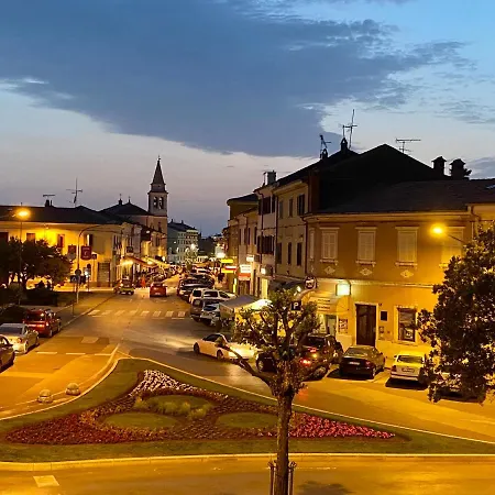 Parentium Loft Center Square Apartman Porec